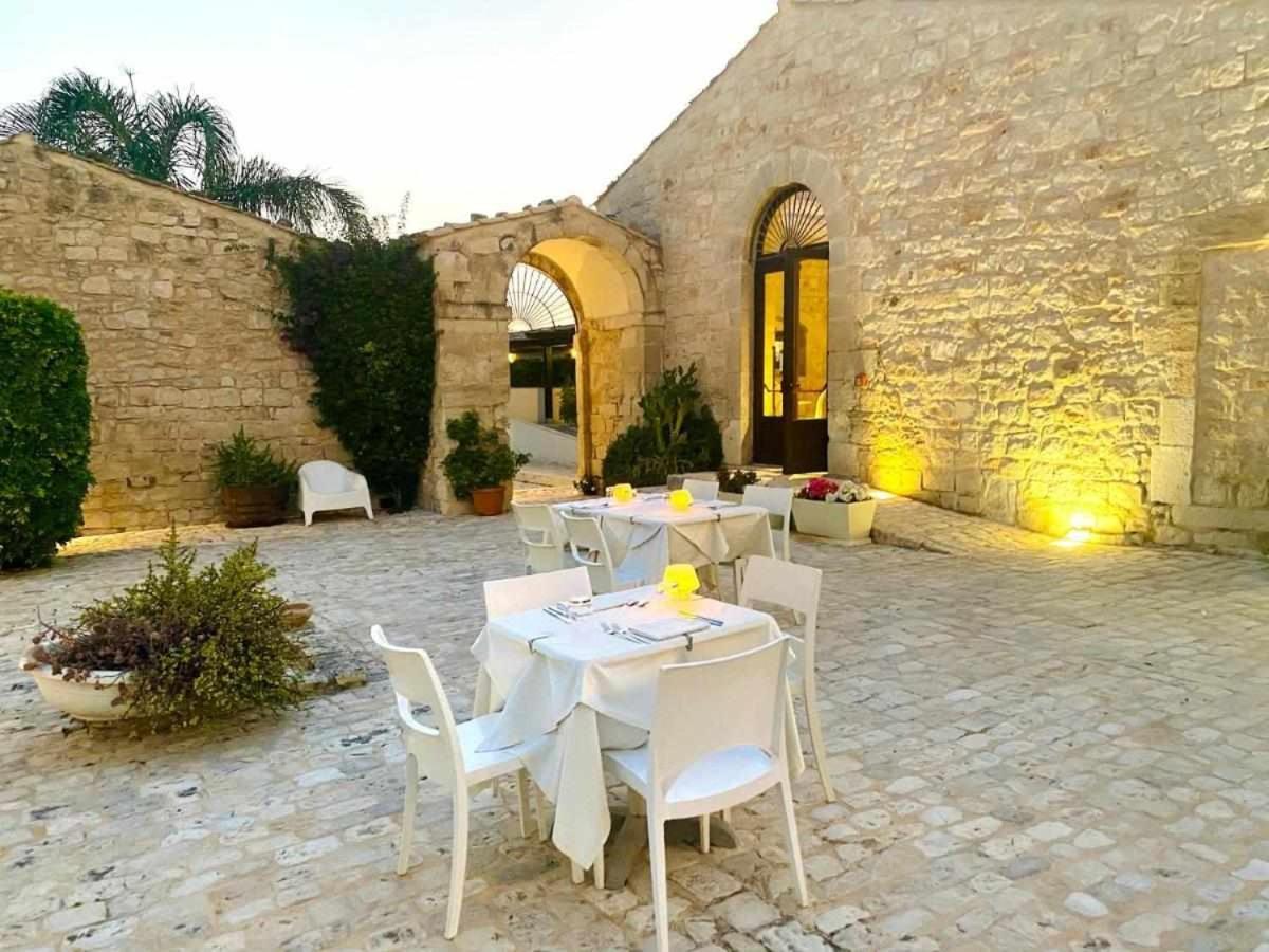 Torre Dantona Country Suites Pozzallo Exterior photo