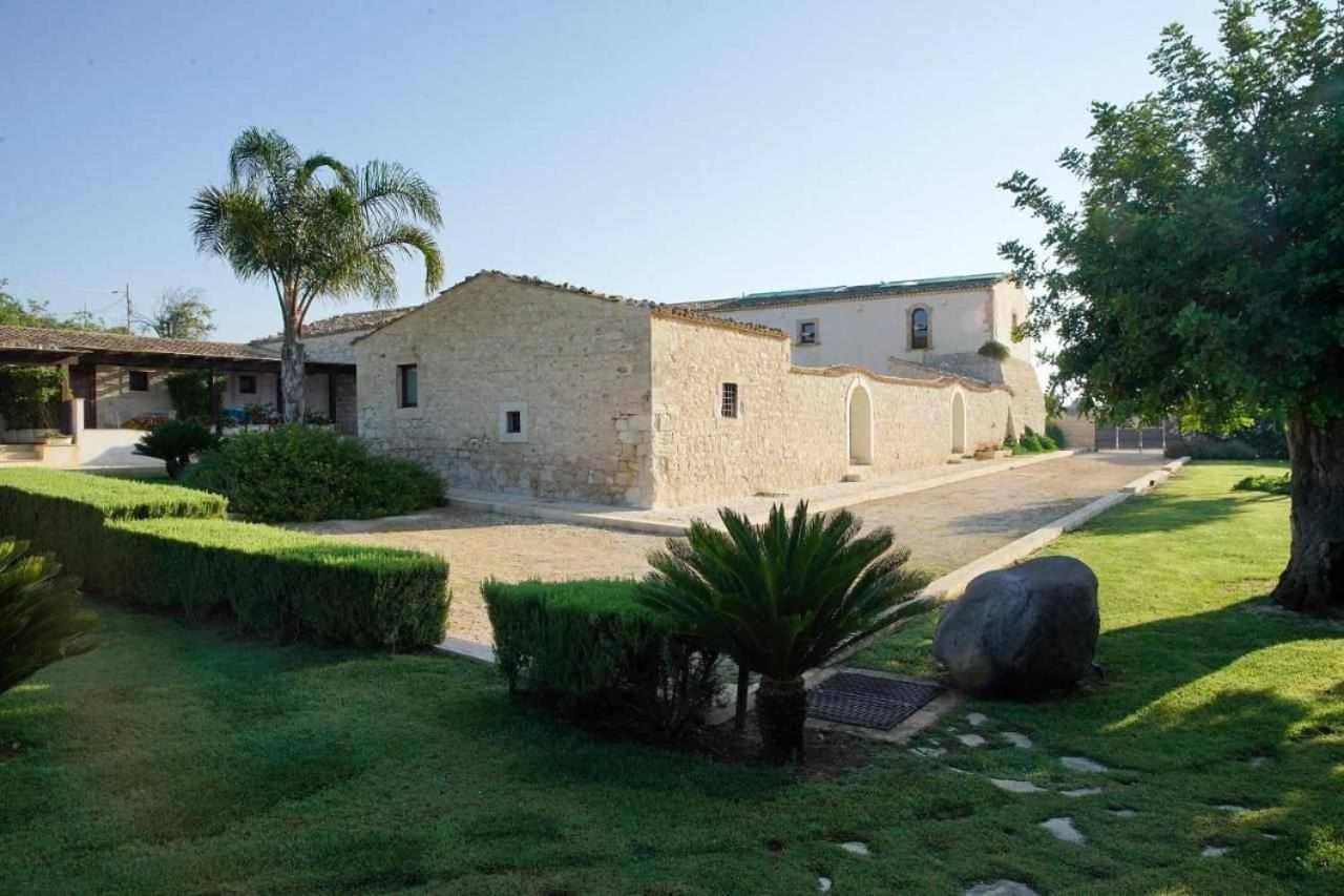 Torre Dantona Country Suites Pozzallo Exterior photo